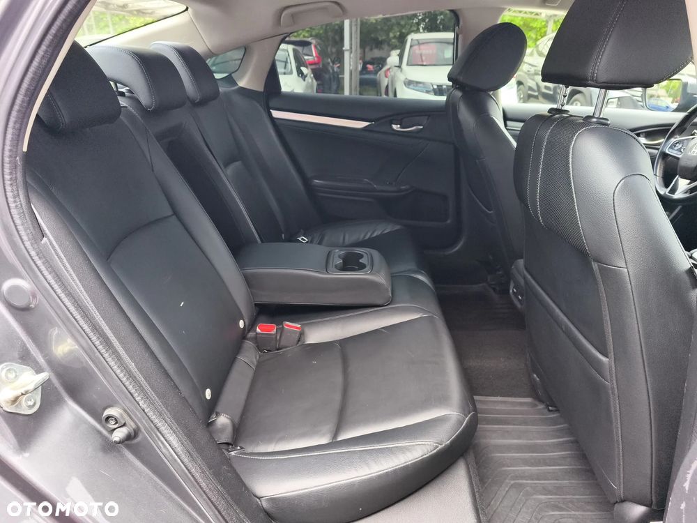 Honda Civic 1.5 T Executive - 12