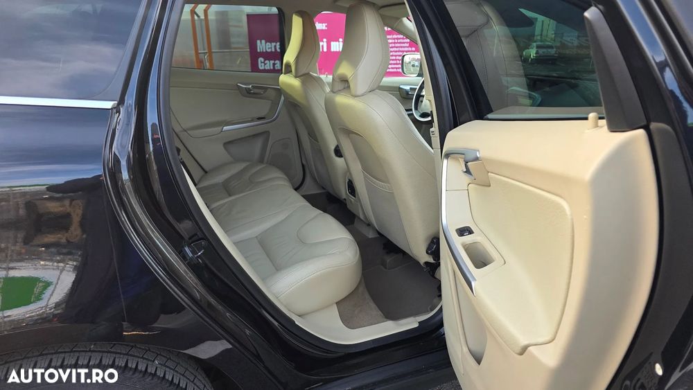 Volvo XC 60 D5 AWD - 22