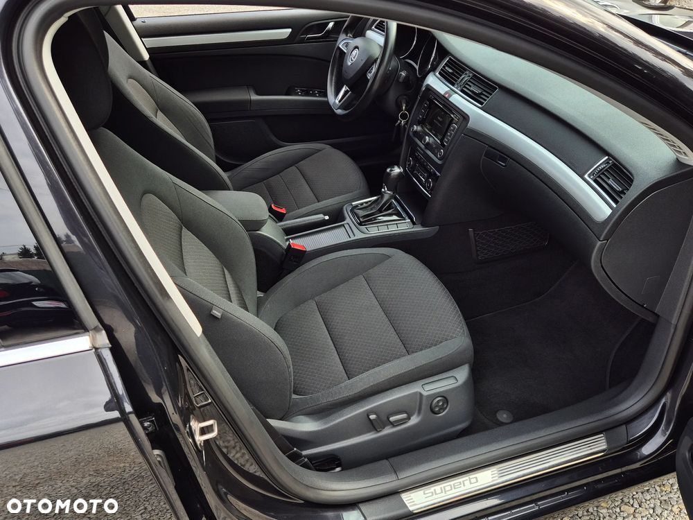 Skoda Superb 2.0 TDI PD DSG Elegance - 19