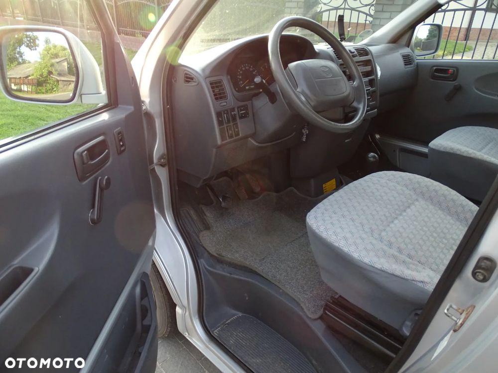 Toyota Hiace D4-D Top - 17