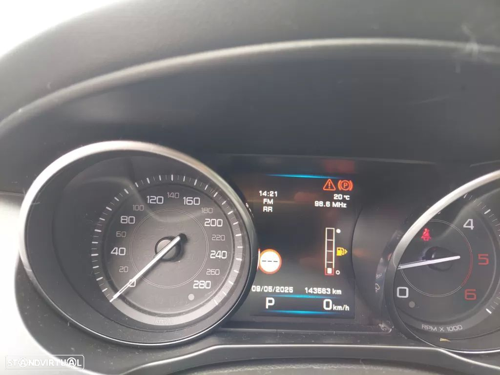 Jaguar XE 2.0 D Portfolio Aut. - 5