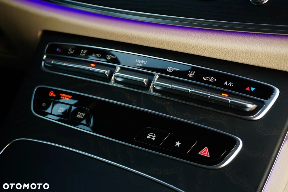 Mercedes-Benz Klasa E 220 d Avantgarde - 23