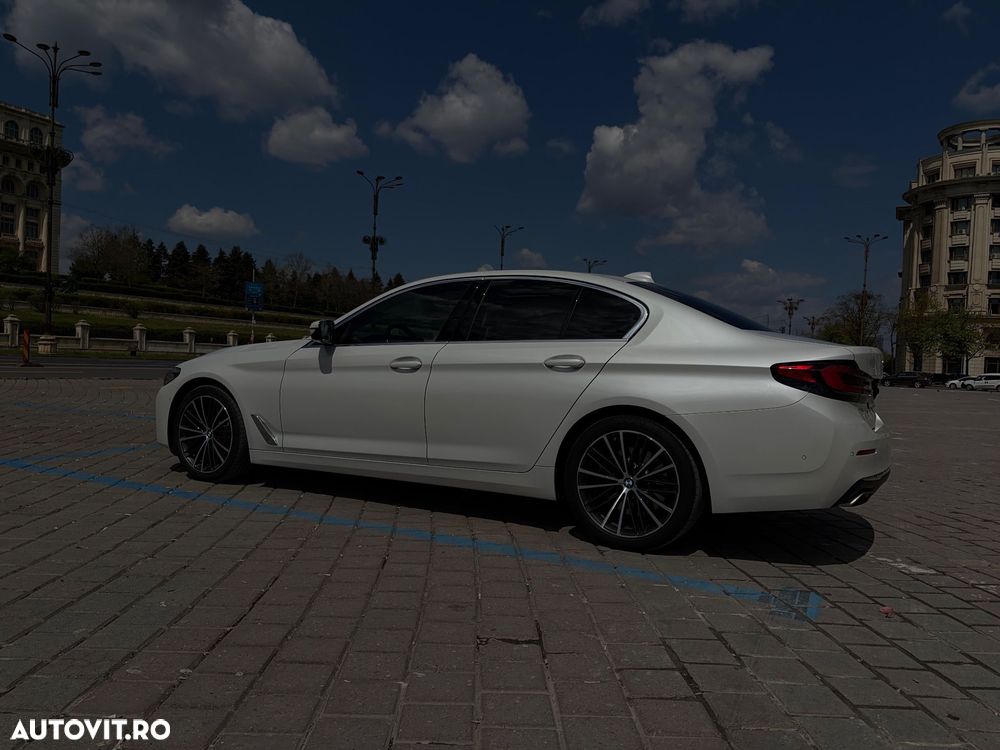 BMW Seria 5 530d xDrive AT MHEV - 15