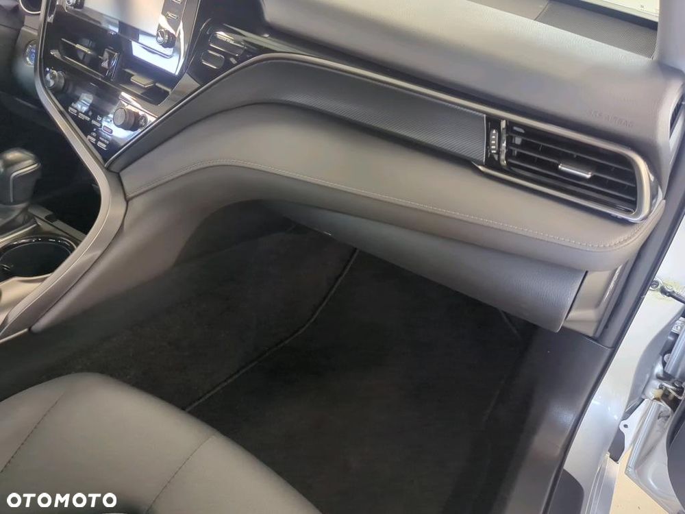 Toyota Camry - 16
