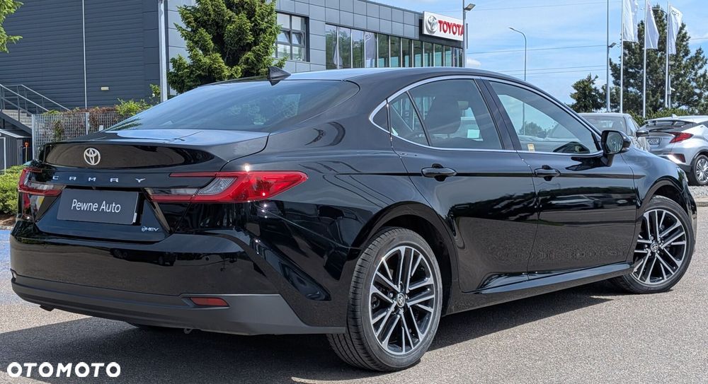 Toyota Camry - 21
