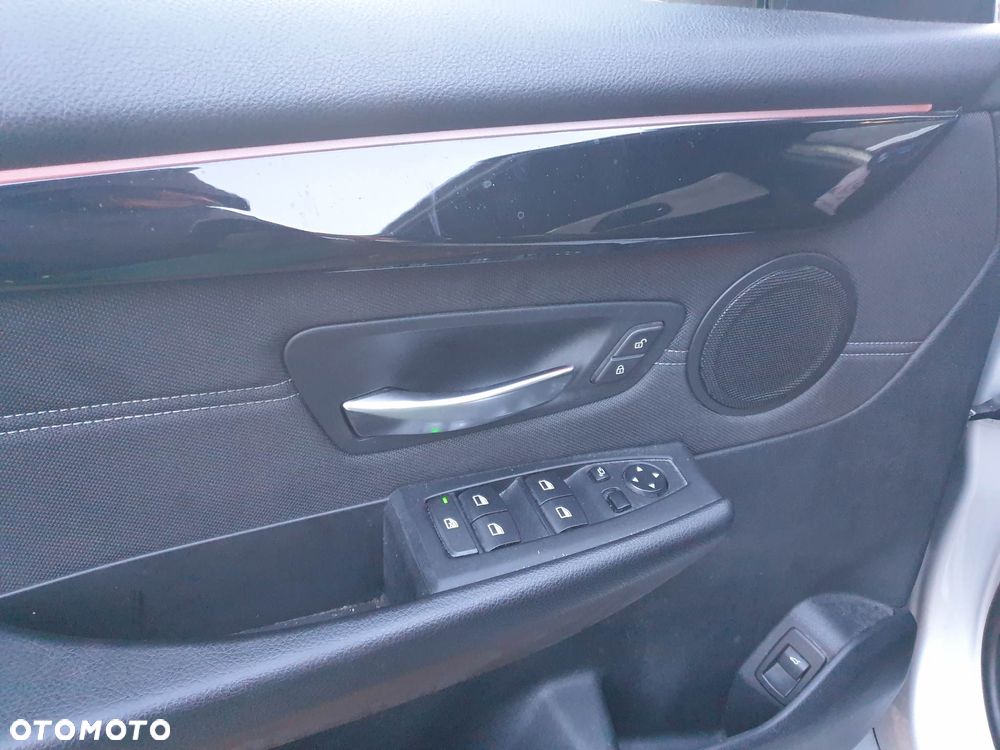 BMW Seria 2 216d - 15