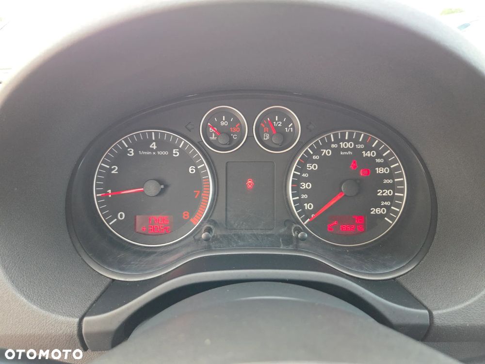 Audi A3 Sportback 1.6 Ambiente - 28