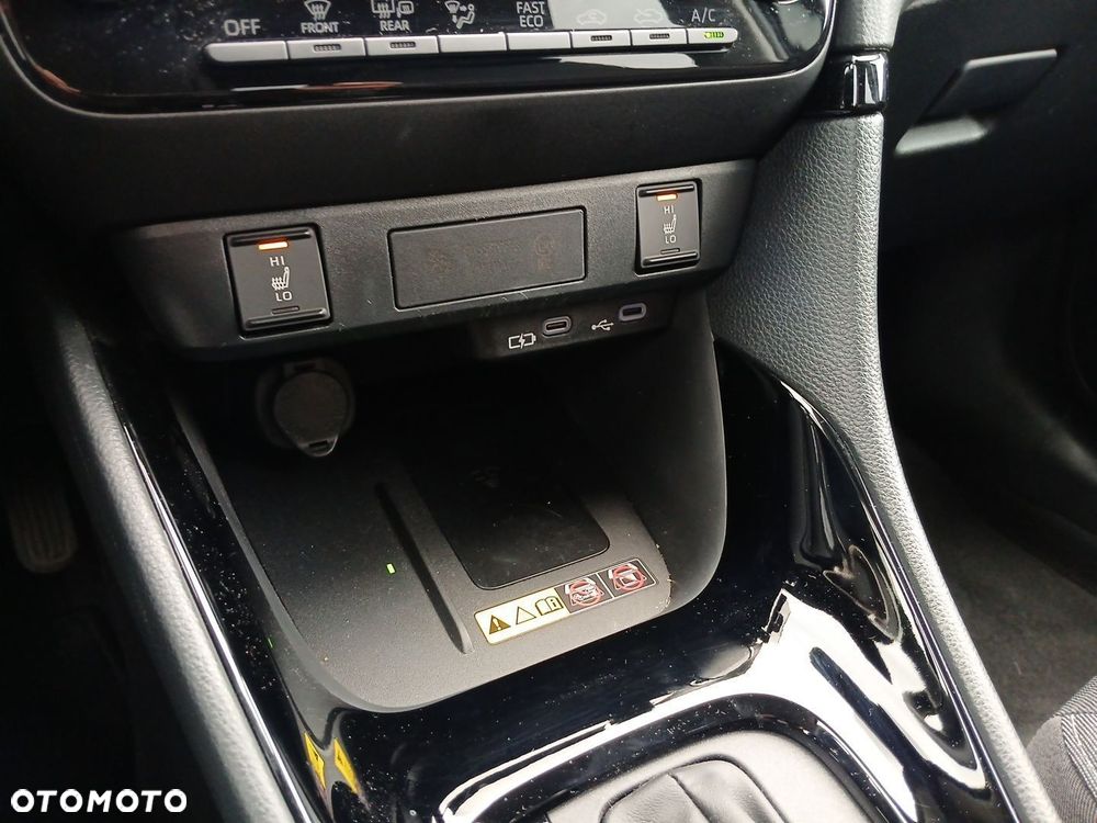 Toyota Yaris Hybrid 1.5 Style - 19