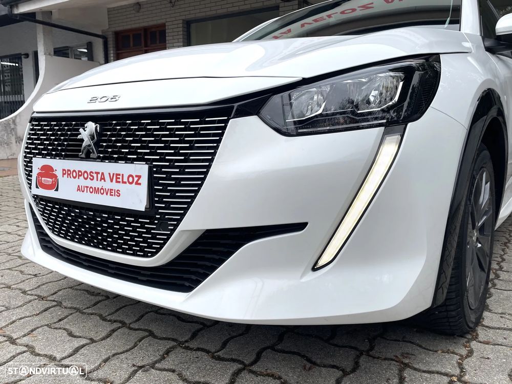 Peugeot e-208 E-Style - 14