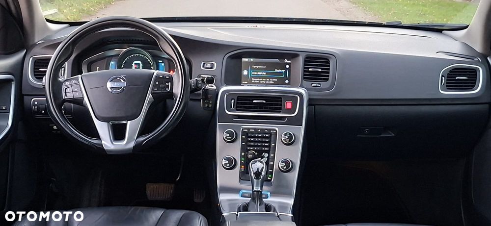 Volvo V60 D6 AWD Plug-in Hybrid Summum - 13