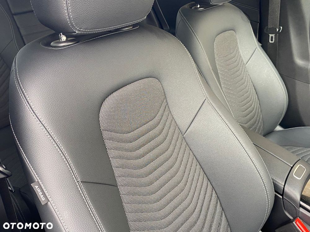 Mercedes-Benz CLA 180 Progressive 7G-DCT - 25