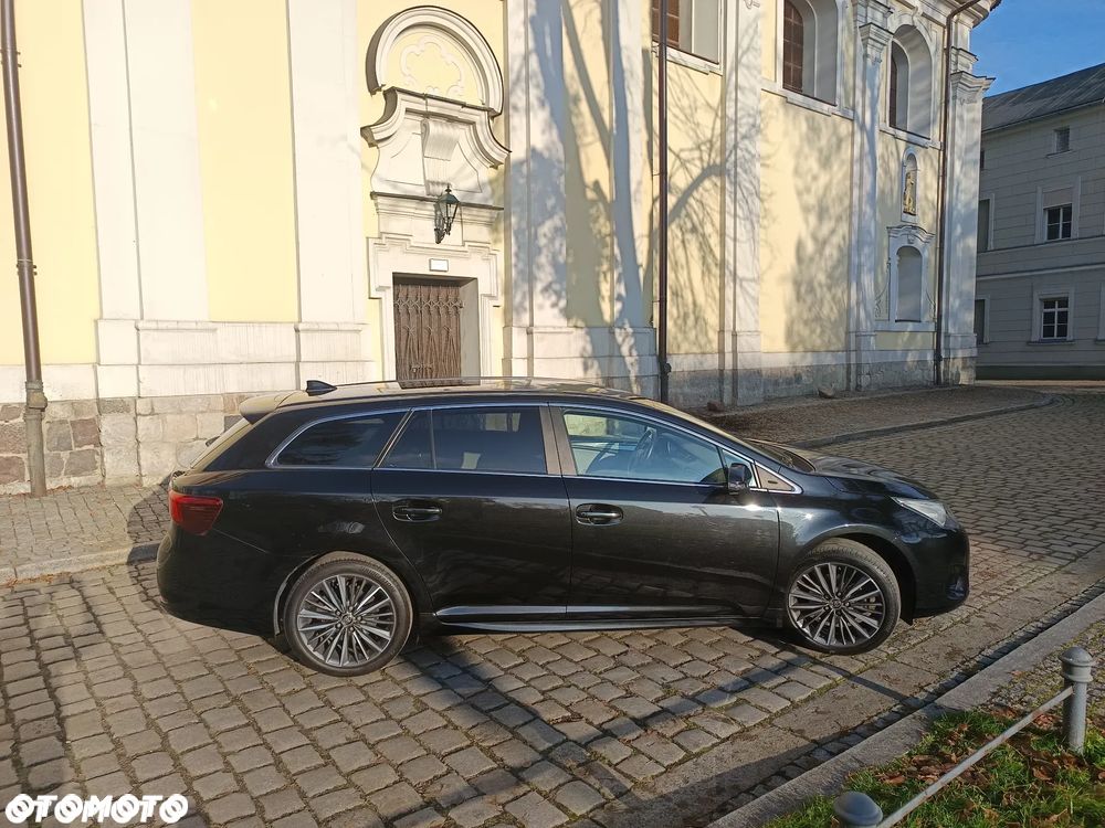 Toyota Avensis 1.8 Premium - 26