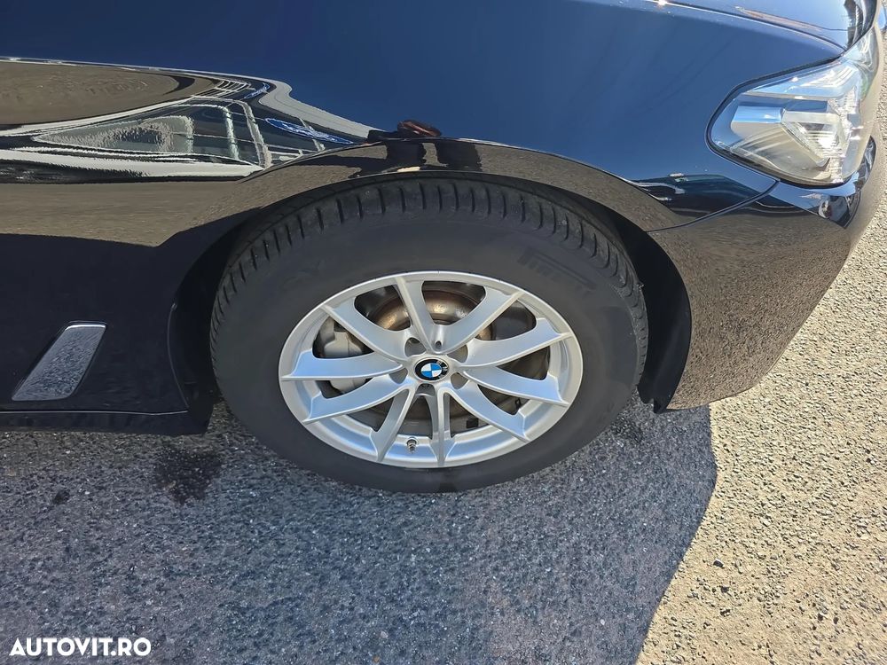 BMW Seria 5 530e xDrive AT PHEV - 32