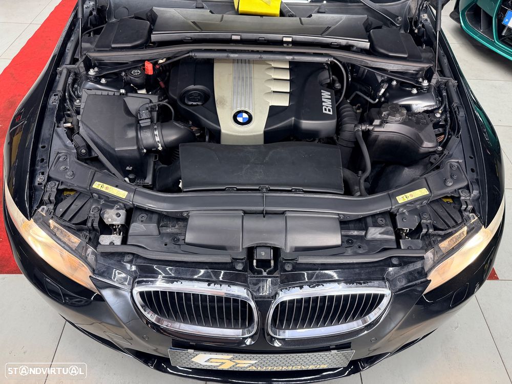 BMW 320 d Coupe - 30