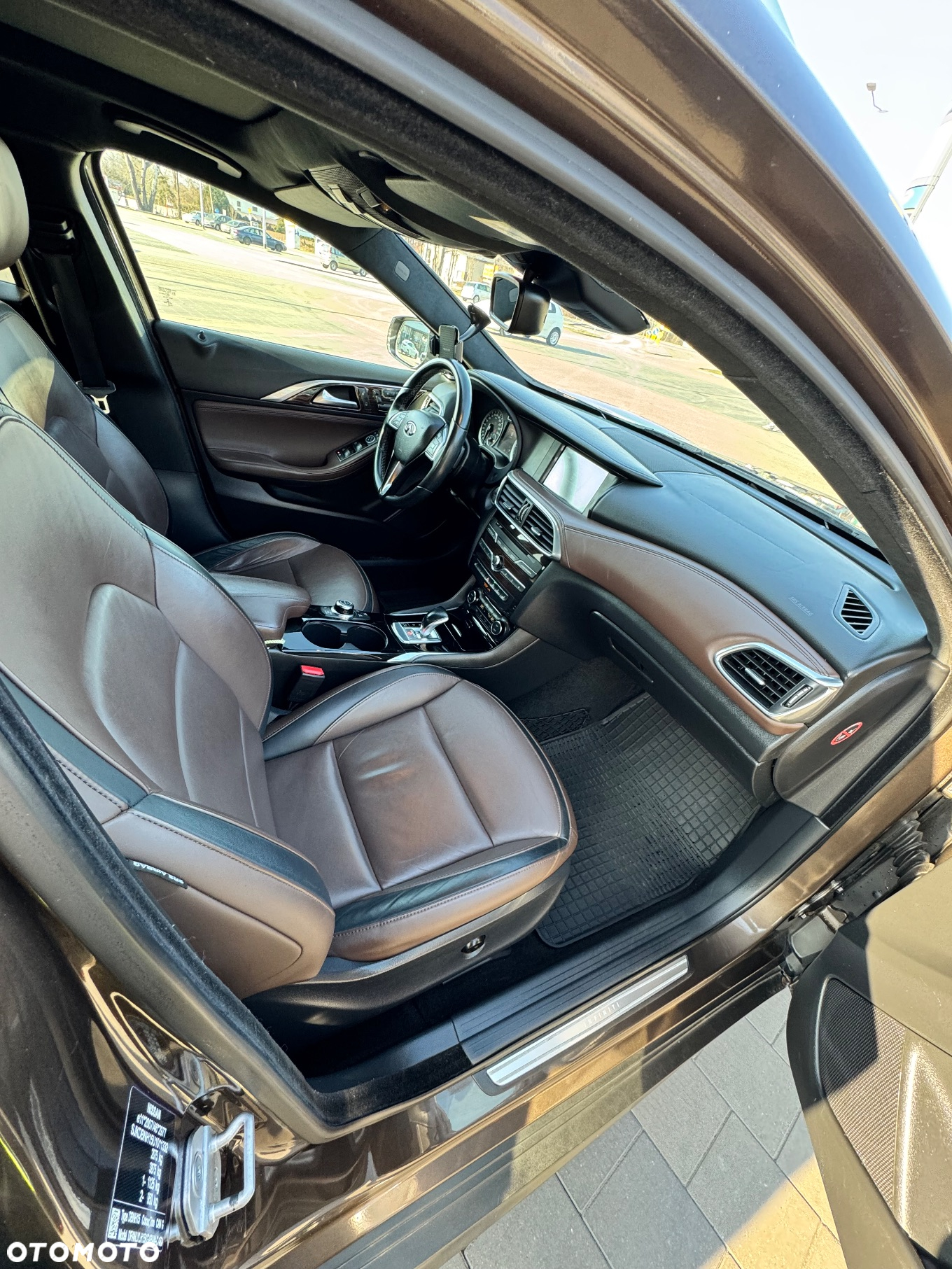 Infiniti QX30 2.2d Premium Tech AWD 7DCT - 30