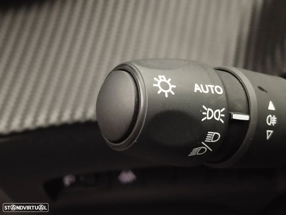 Peugeot 208 1.2 PureTech Active Pack - 21