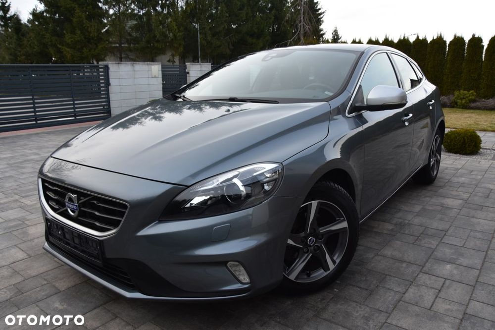 Volvo V40 D2 Drive-E R-Design Momentum - 1