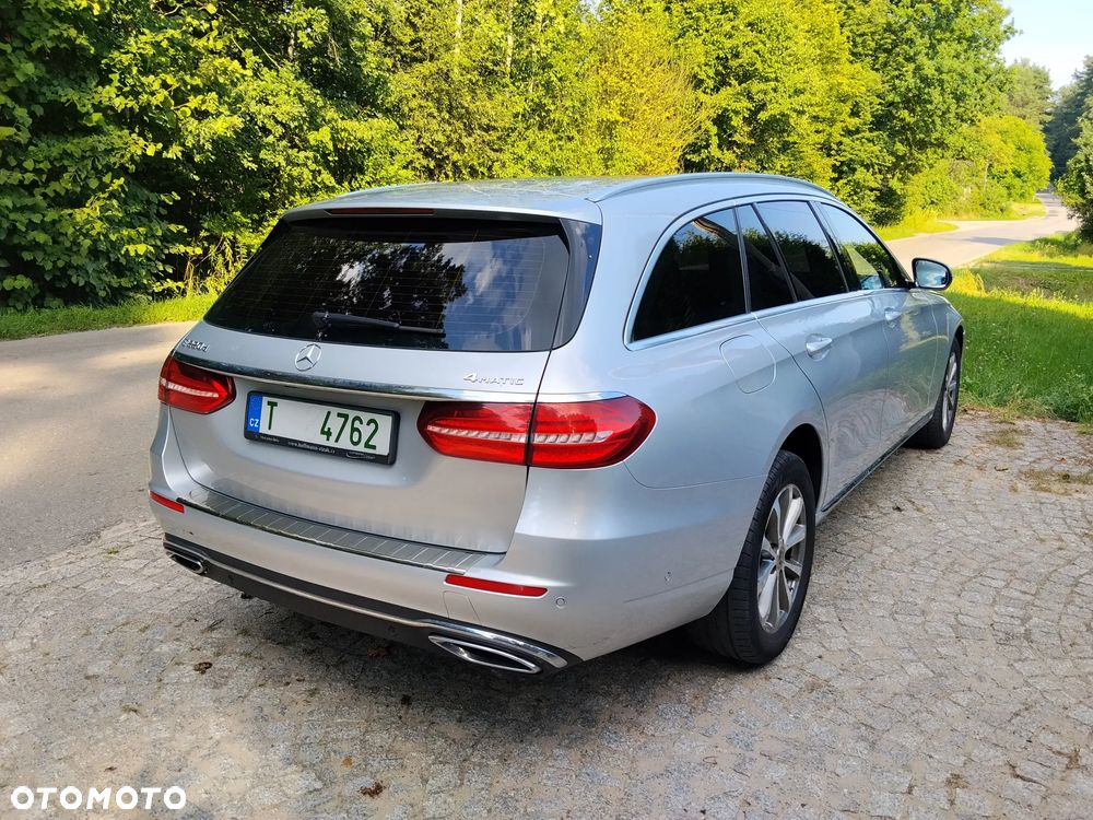 Mercedes-Benz Klasa E 220 d 4-Matic Business Edition 9G-TRONIC - 3