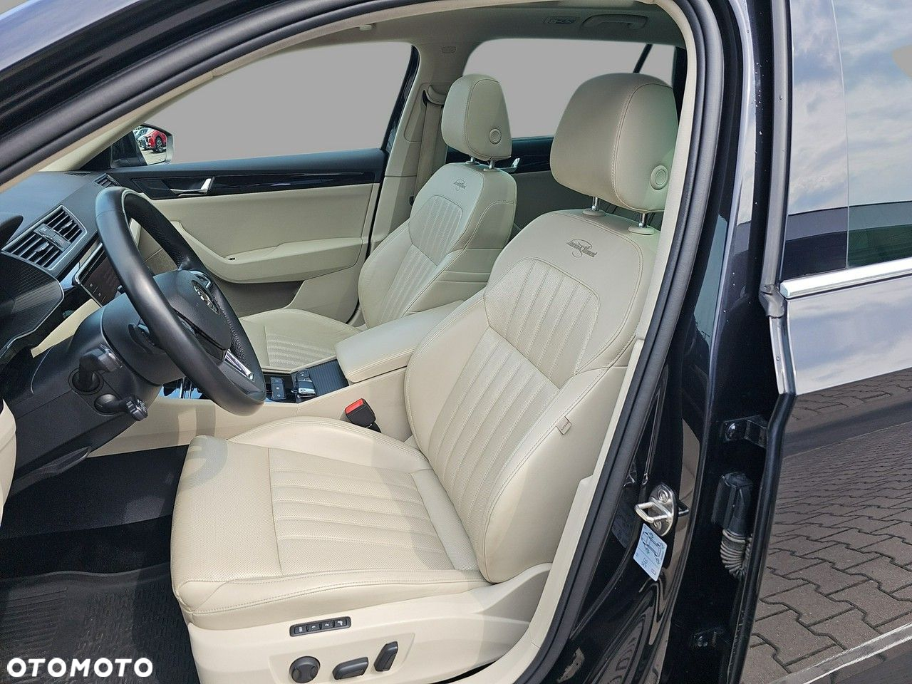 Skoda Superb 2.0 TDI 4x4 L&K DSG - 11