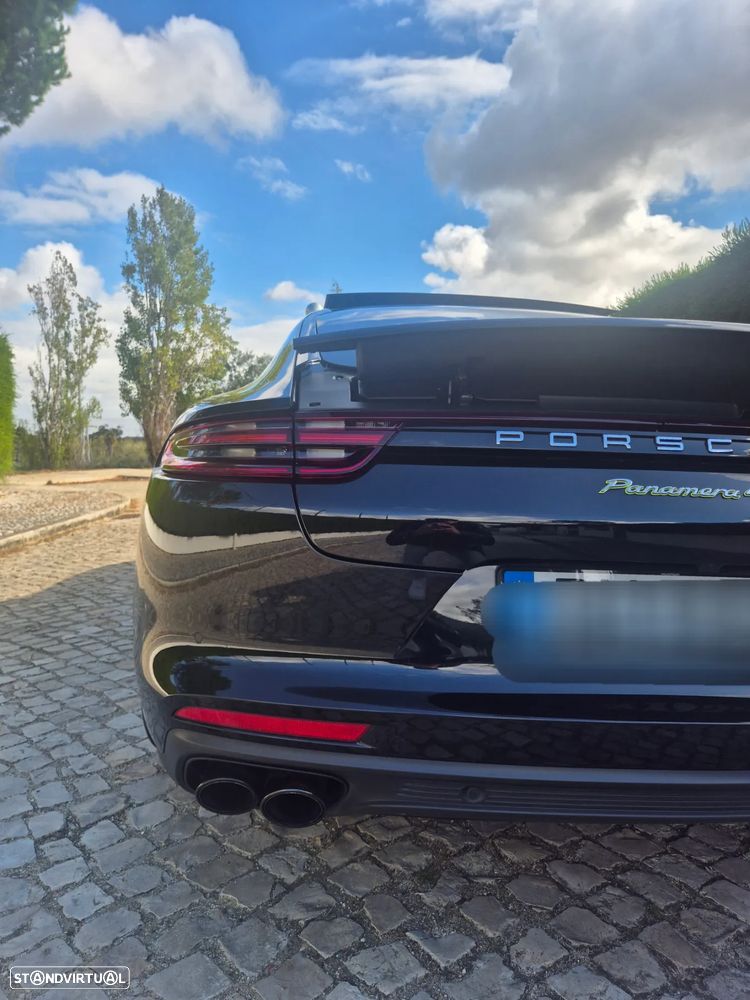 Porsche Panamera 4 E-Hybrid 10 Years Edition - 12