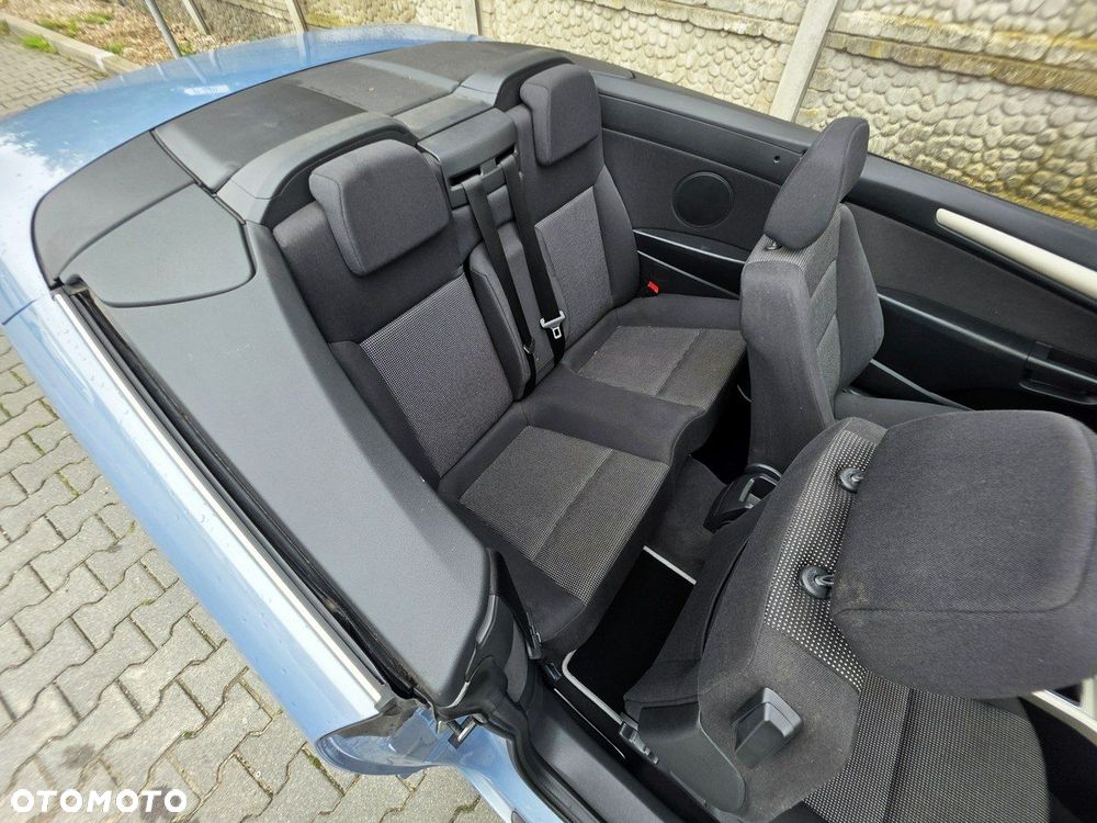 Opel Astra TwinTop 1.6 Enjoy - 19