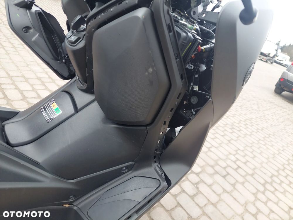 Yamaha X-max - 11