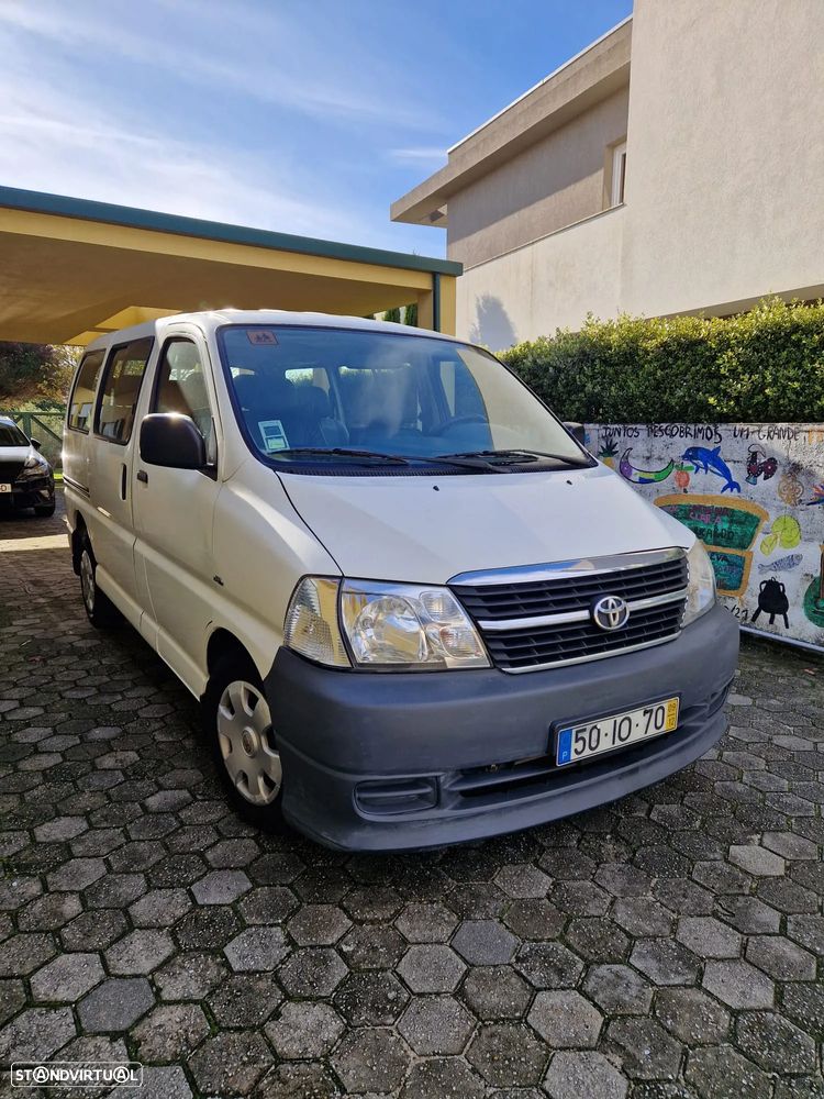 Toyota HiAce - 1