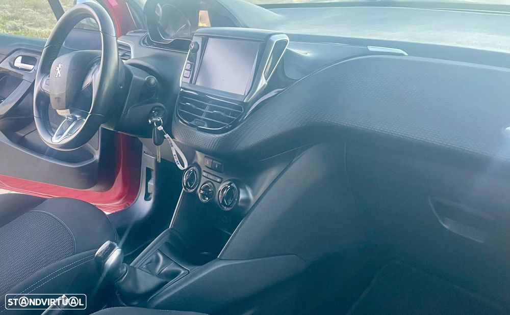 Peugeot 208 1.2 PureTech Style - 11
