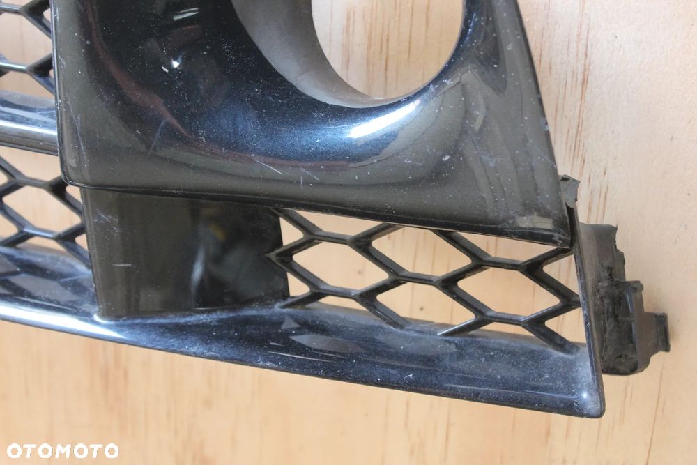 KRATKA ZDERZAKA LEWA AUDI RS5 8T 8T0807681F 2013 - 4