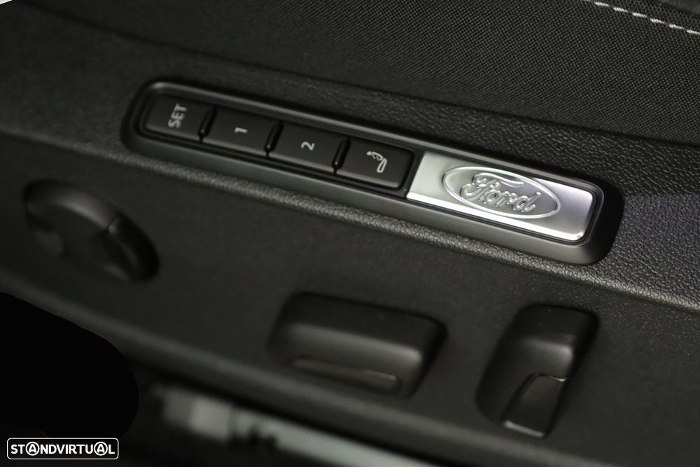 Ford Explorer 79 kWh Premium - 19