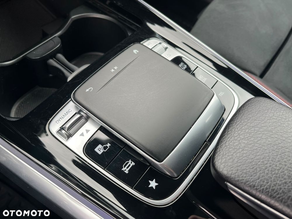Mercedes-Benz GLB 250 4-Matic 8G-DCT - 31