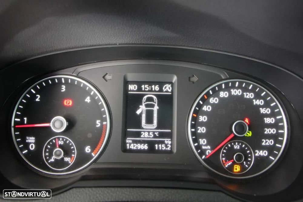 VW Sharan 2.0 TDI Blue Confortline DSG - 10