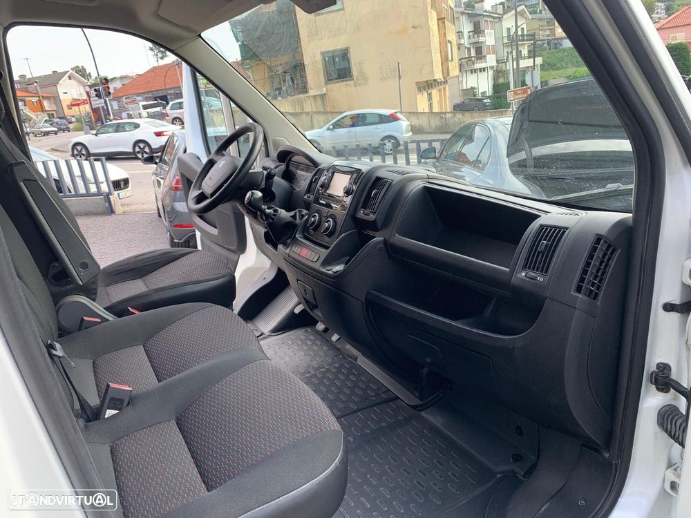Peugeot Boxer 2.2 BlueHDi 330 L2H1 Premium - 19
