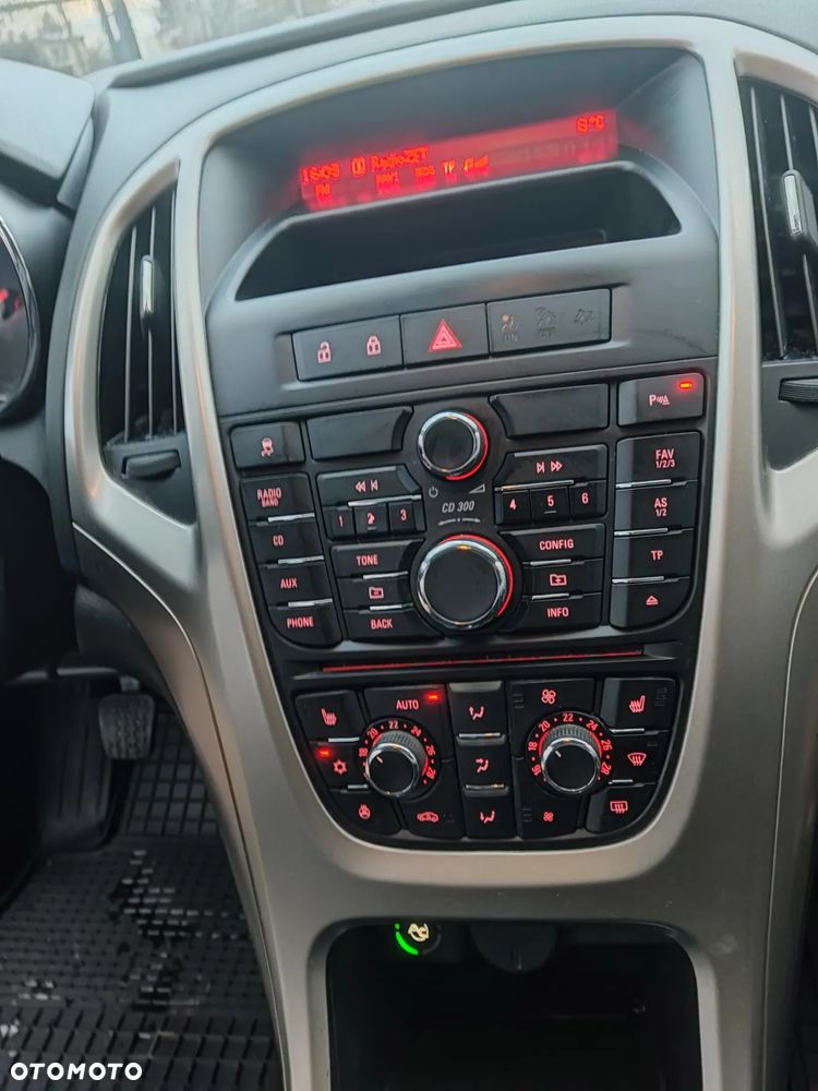 Opel Astra 1.4 Turbo 150 Jahre - 22