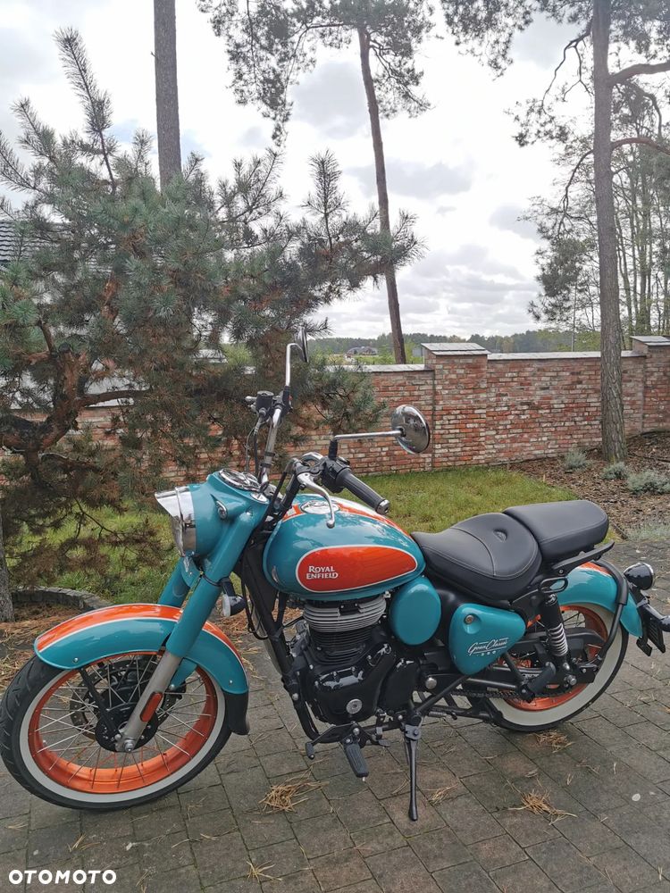 Royal Enfield Classic - 1