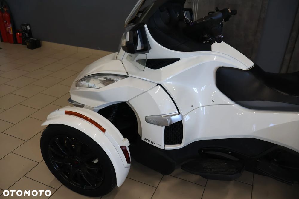 Can-Am Spyder - 19