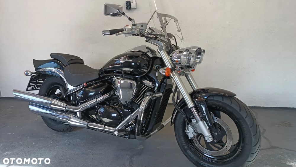 Suzuki Intruder