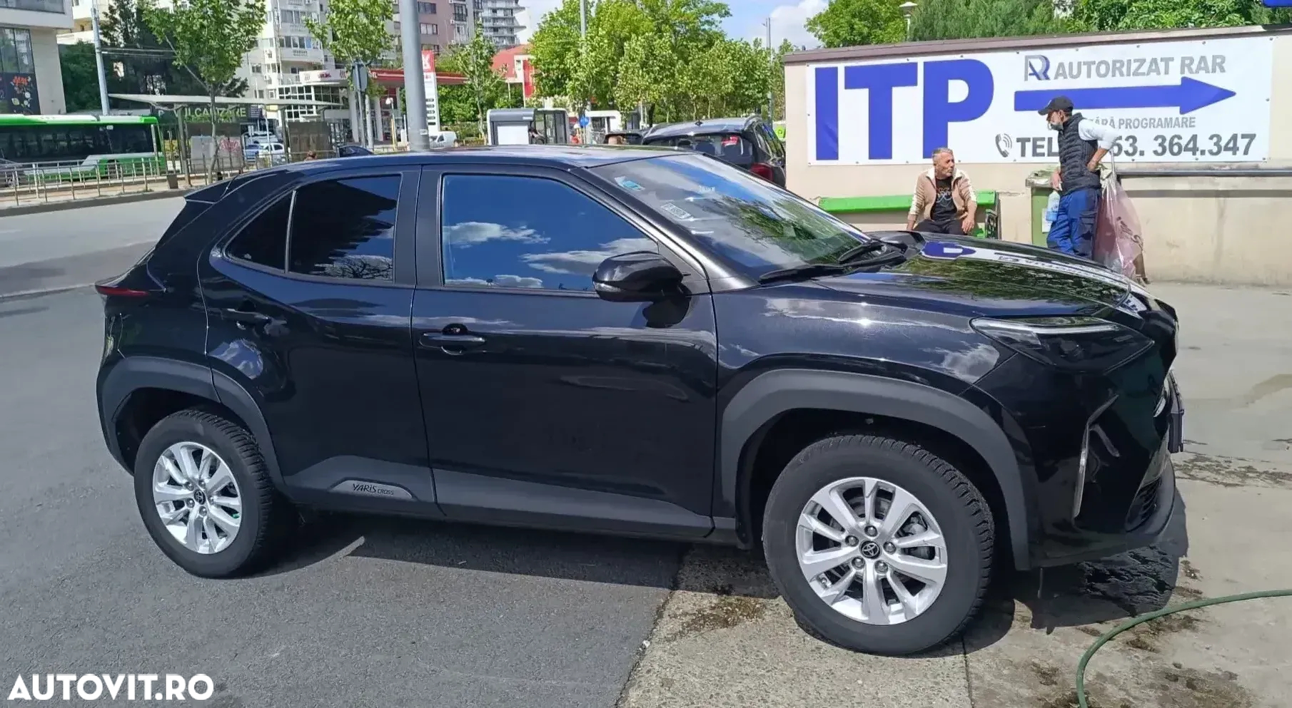 Toyota Yaris Cross 1.5 VVT-i HSD 4x2 Dynamic - 4