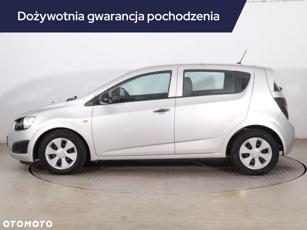 Chevrolet Aveo - 4