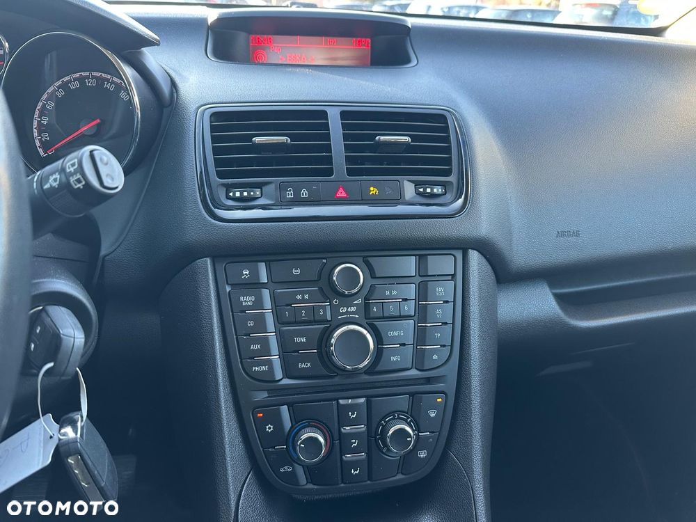 Opel Meriva 1.4 T Essentia S&S - 23