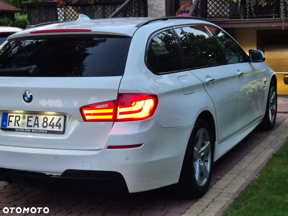 BMW Seria 5 525d xDrive - 34