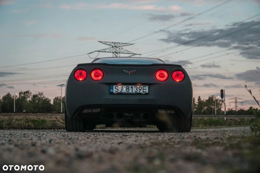 Chevrolet Corvette - 8