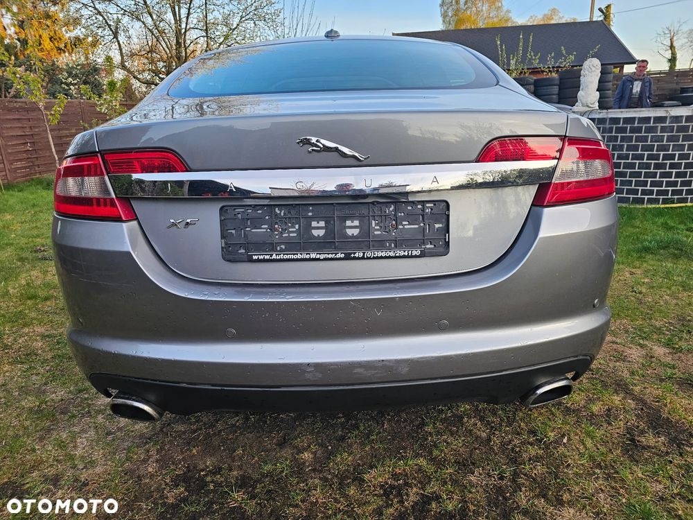 Jaguar XF 2.7 V6 Premium Luxury - 6