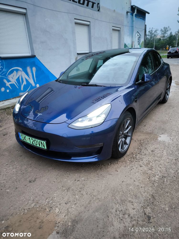 Tesla Model 3 - 4