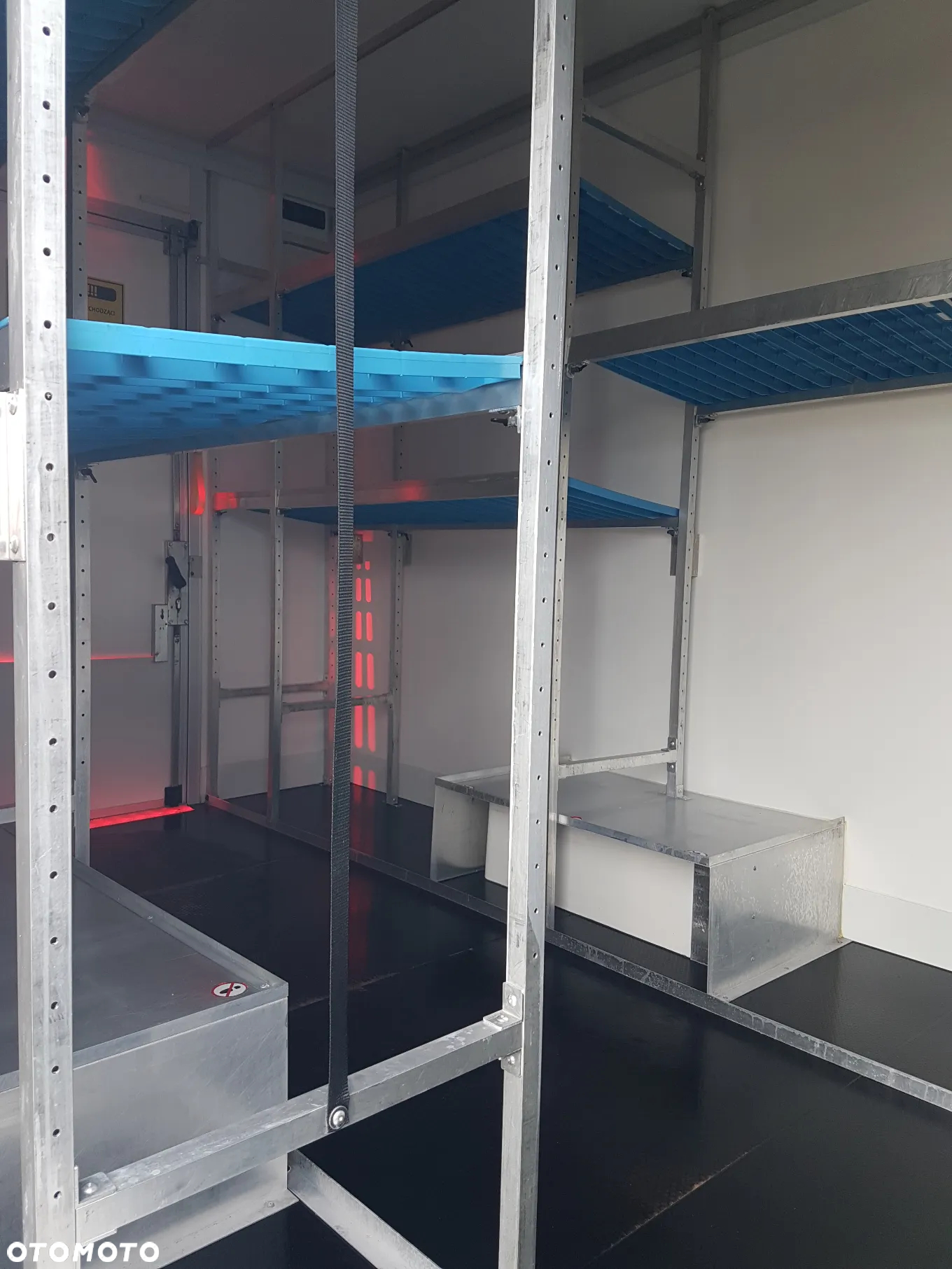 Iveco DAILY KONTENER NISKOPODŁOGOWY 4,43x2,23x2,42 SKLEP FOODTRUCK BAR KLIMA KONIOWÓZ KAMPER - 26