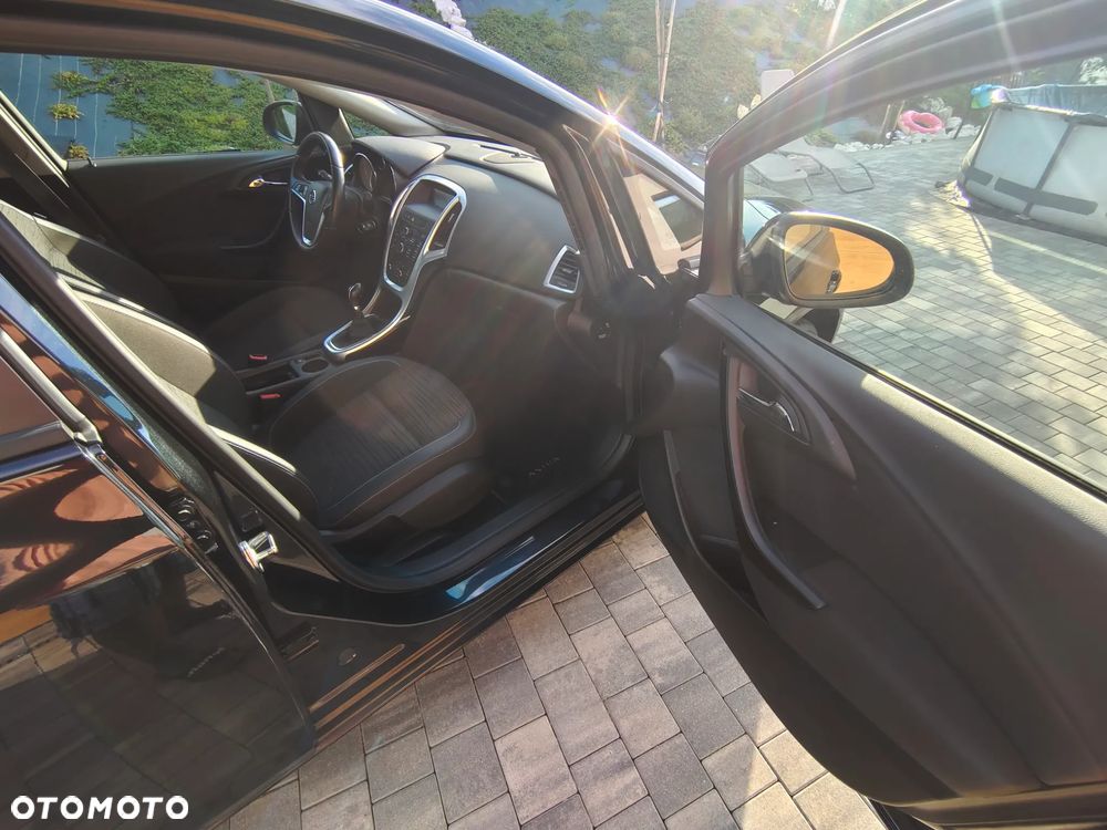 Opel Astra 1.4 T Cosmo - 24