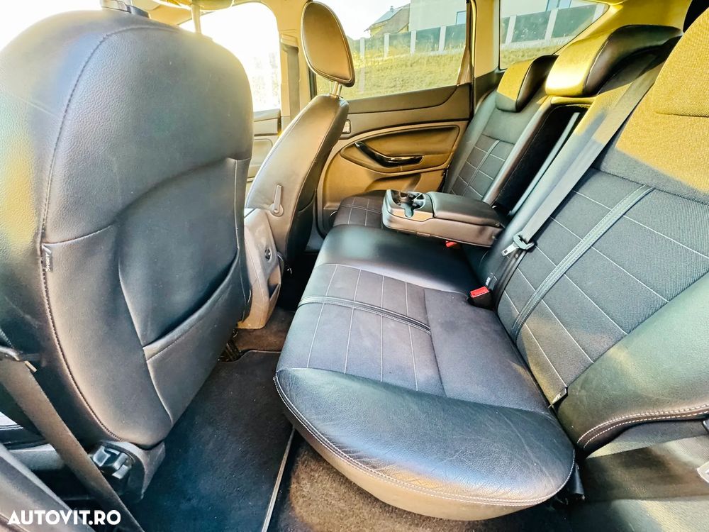 Ford Kuga - 13