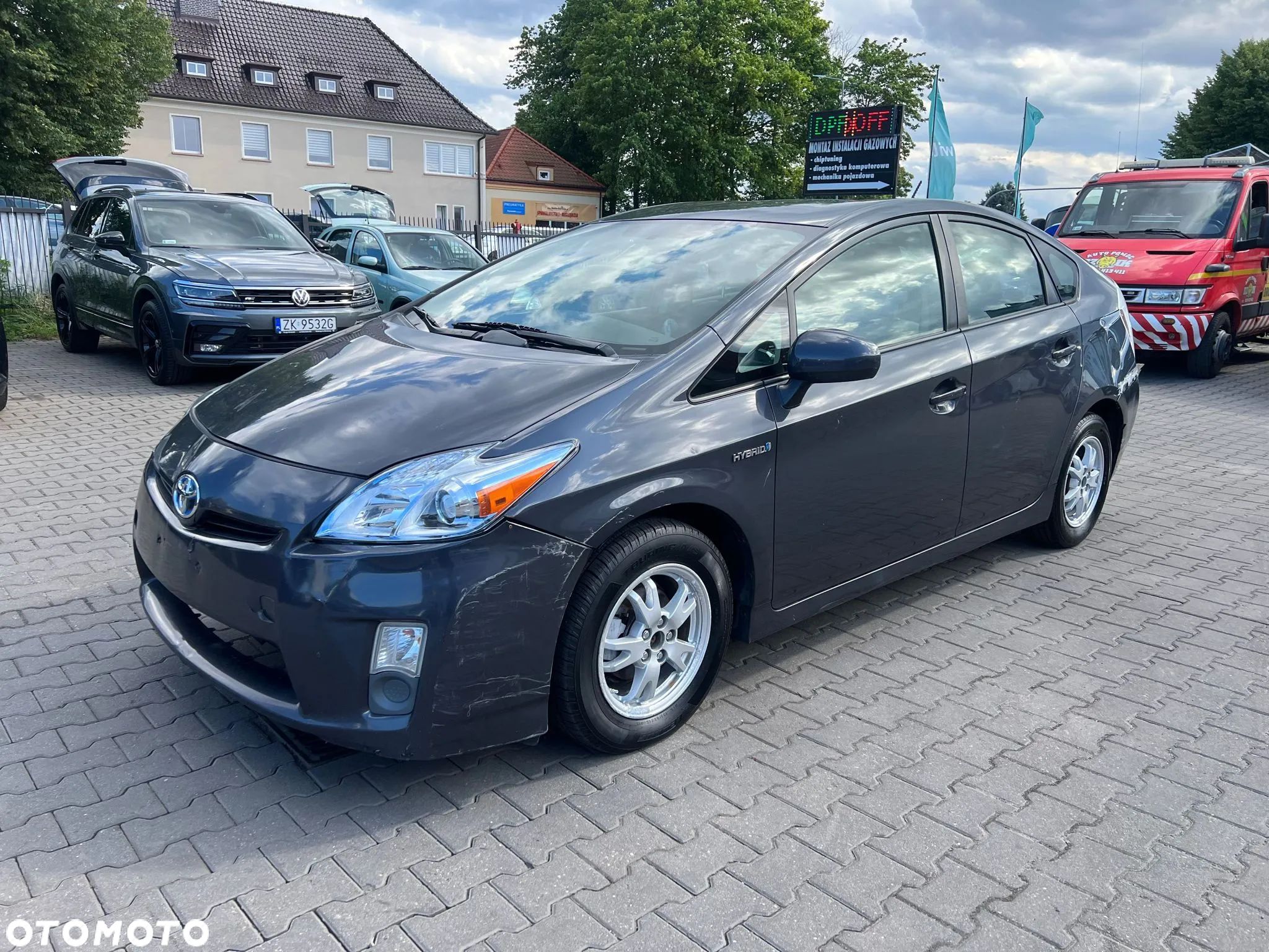 Toyota Prius 1.8 HSD Active - 1