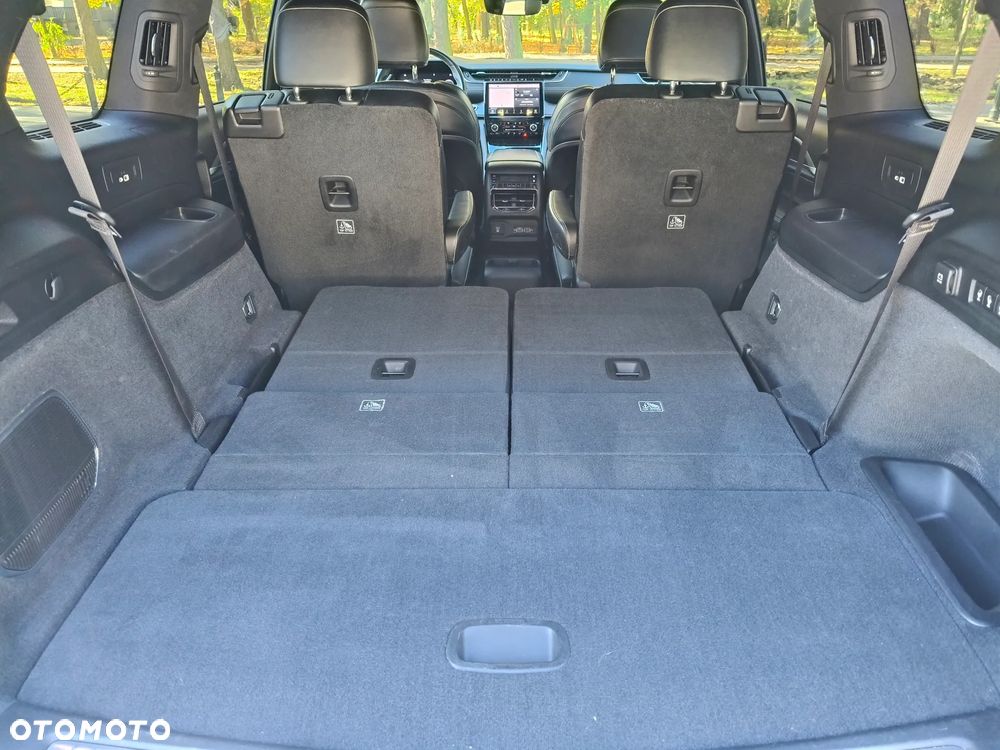 Jeep Grand Cherokee - 16