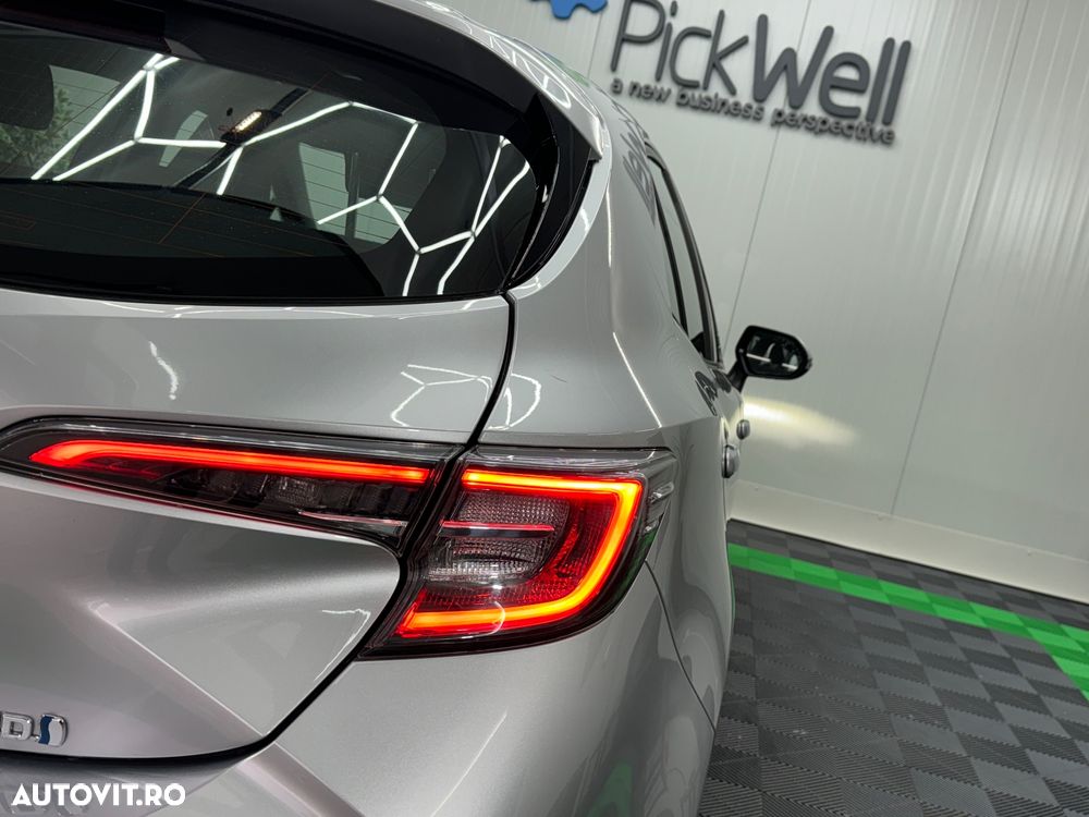 Toyota Corolla 1.8 HSD Dynamic - 8